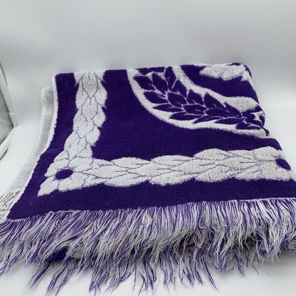 Vintage Fieldcrest Bath Towel Purple White Floral Fringed USA 45 X 25 in Retro - Picture 5 of 16